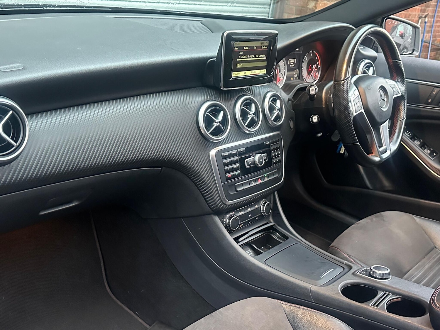 Used Mercedes-Benz A-Class 2015 for sale - 76592629: Photo 28