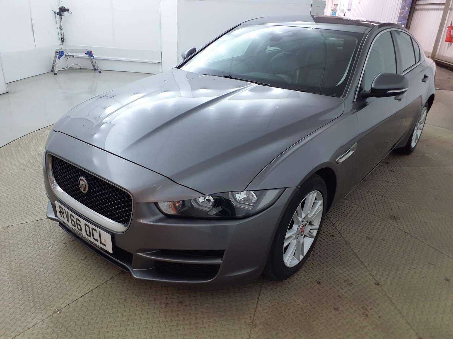 Used Jaguar XE for sale - 77825012: Photo 2