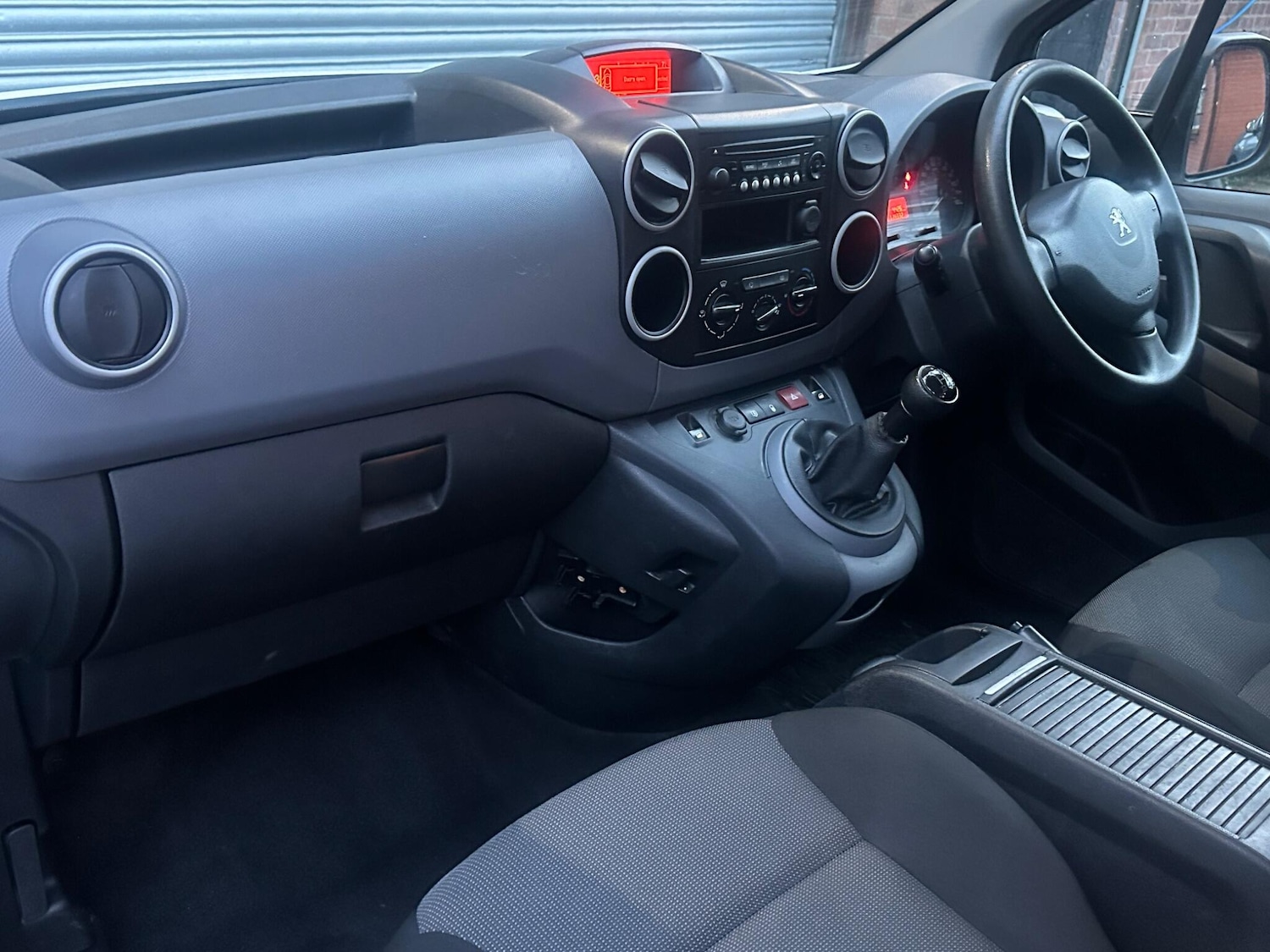 Used Peugeot Partner 2018 for sale - 76823794: Photo 21