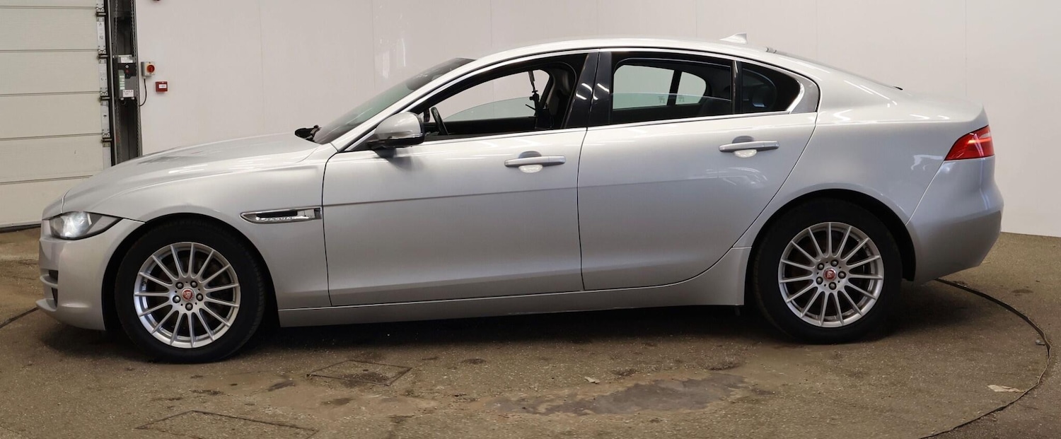 Used Jaguar XE 2015 for sale - 77970026: Photo 4