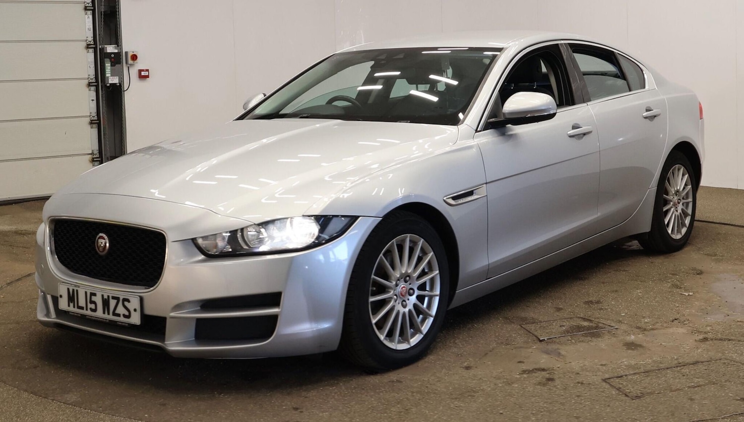 Used Jaguar XE 2015 for sale - 77970026: Photo 5
