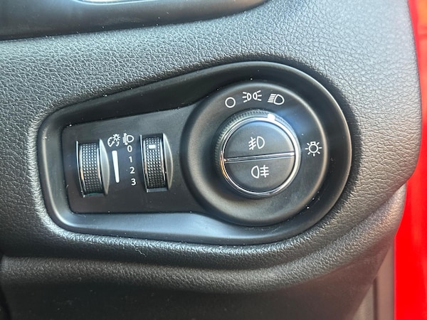 Used Jeep Renegade 2016 for sale - 75707942: Photo 24