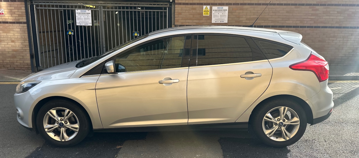 Used Ford Focus 2011 for sale - 76527279: Photo 9