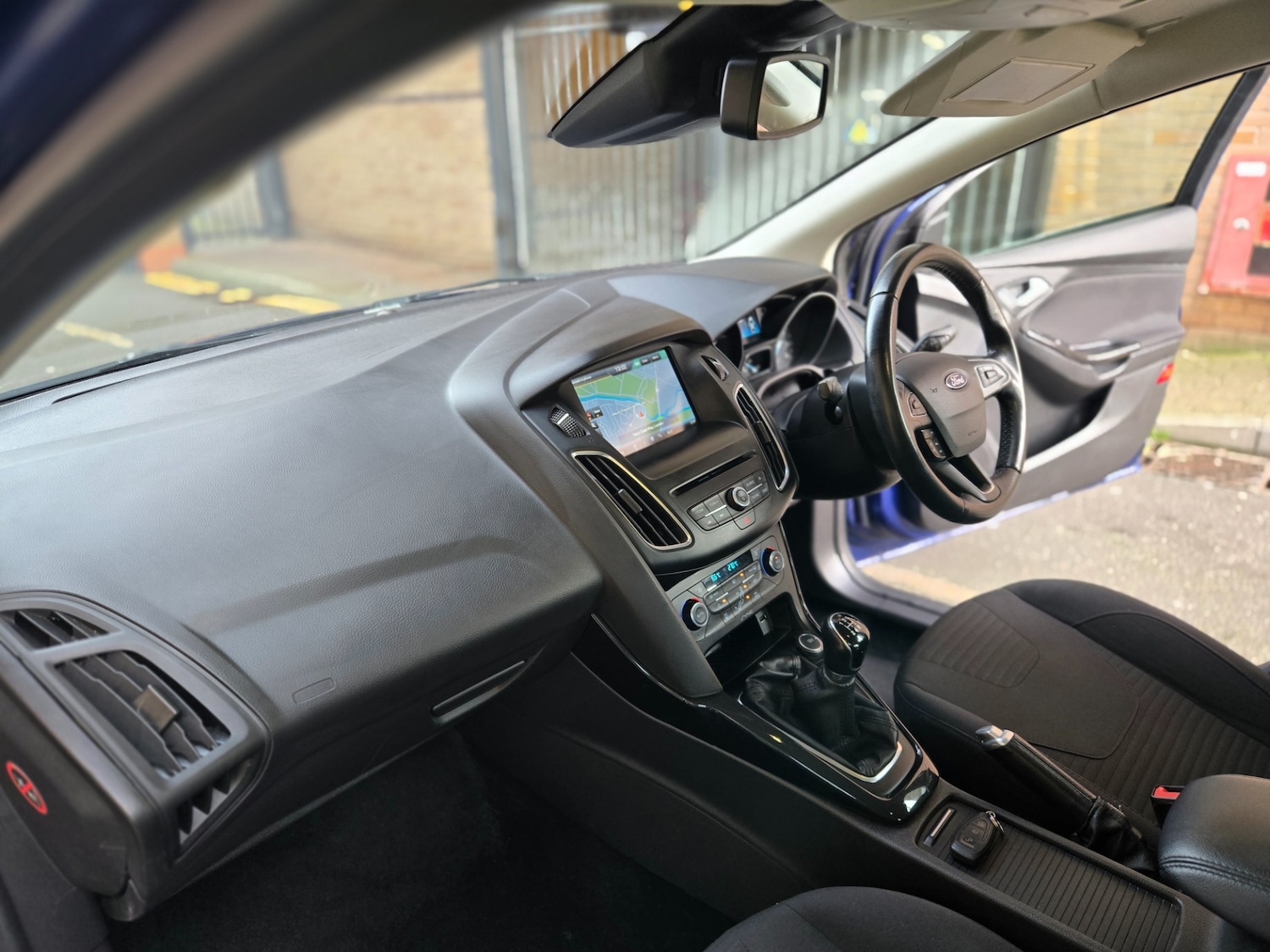 Used Ford Focus 2015 for sale - 76923984: Photo 15