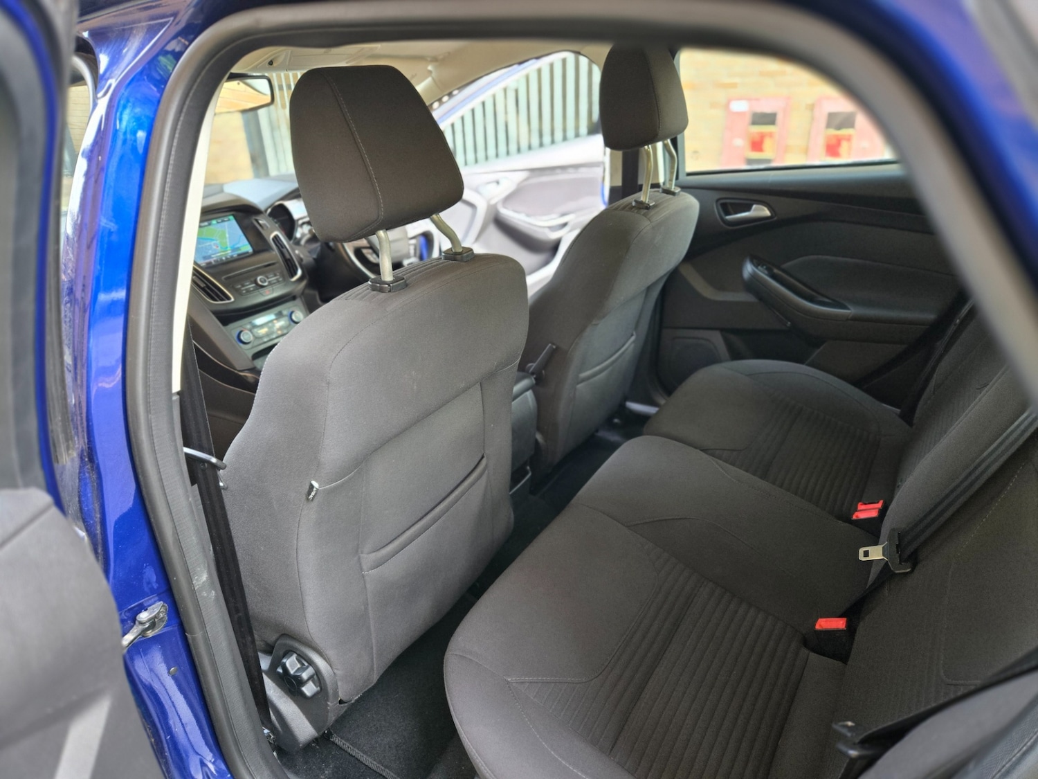 Used Ford Focus 2015 for sale - 76923984: Photo 16