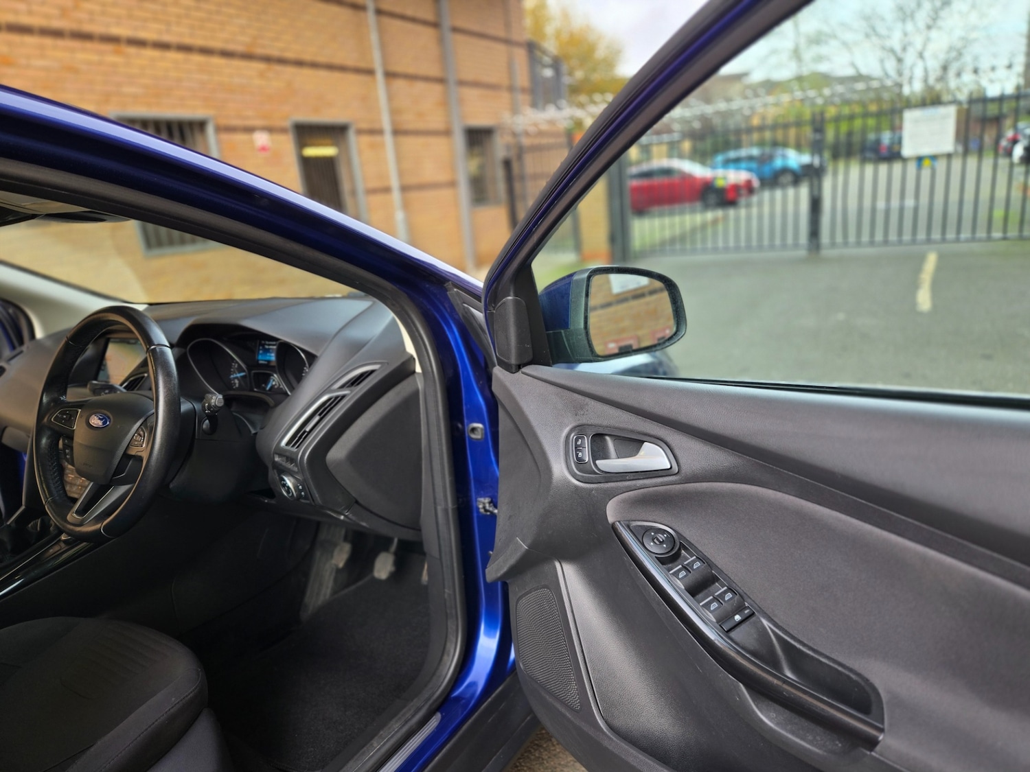 Used Ford Focus 2015 for sale - 76923984: Photo 17