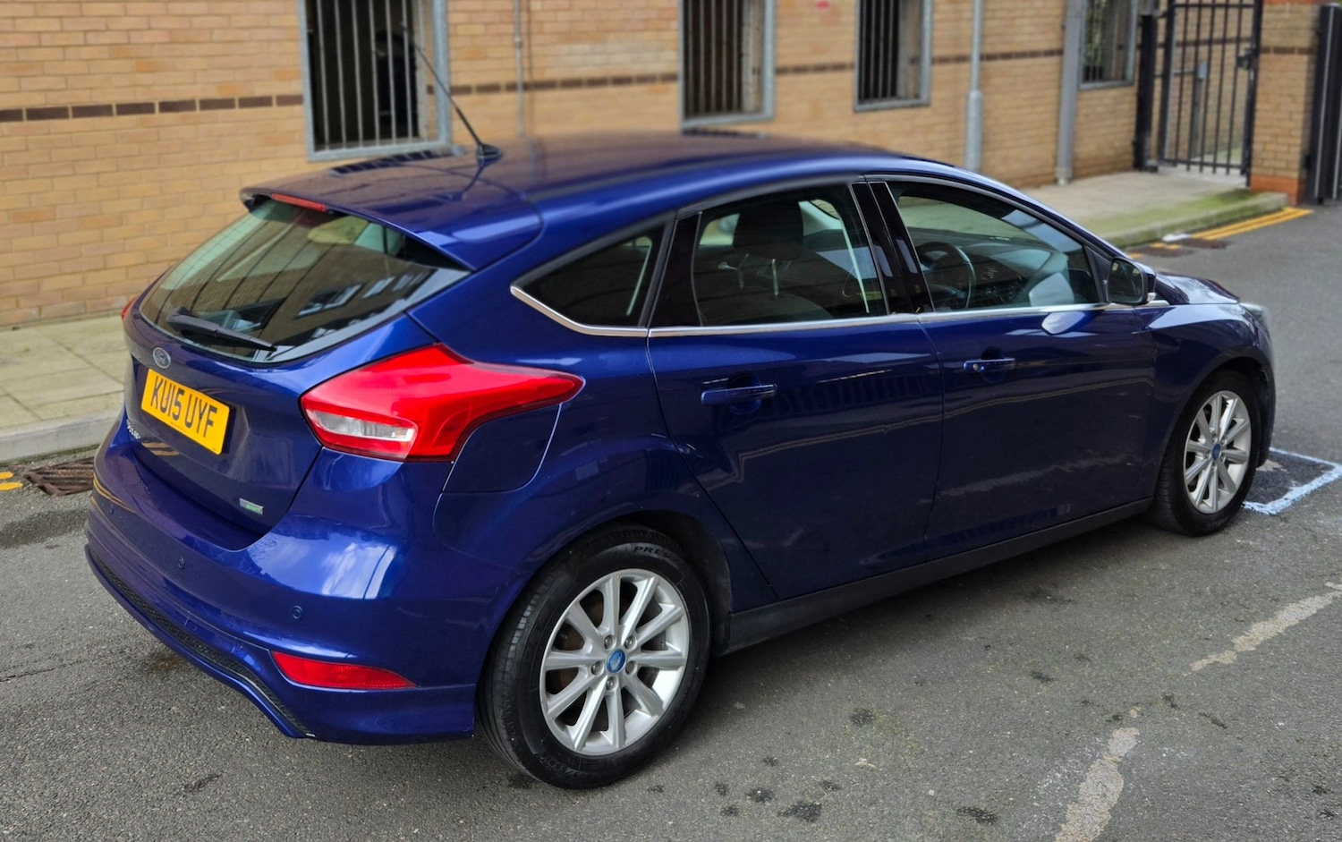 Used Ford Focus 2015 for sale - 76923984: Photo 4