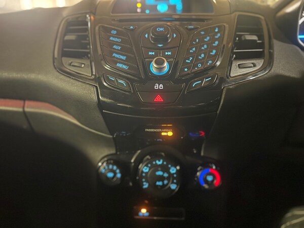 Used Ford Fiesta 2013 for sale - 76240305: Photo 12