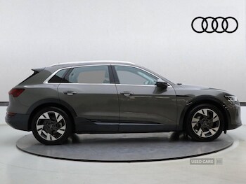 Used Audi Q8 2024 for sale - 76350180: Photo
