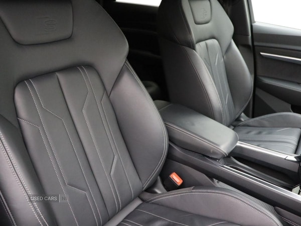 Used Audi Q8 2023 for sale - 75782818: Photo 2