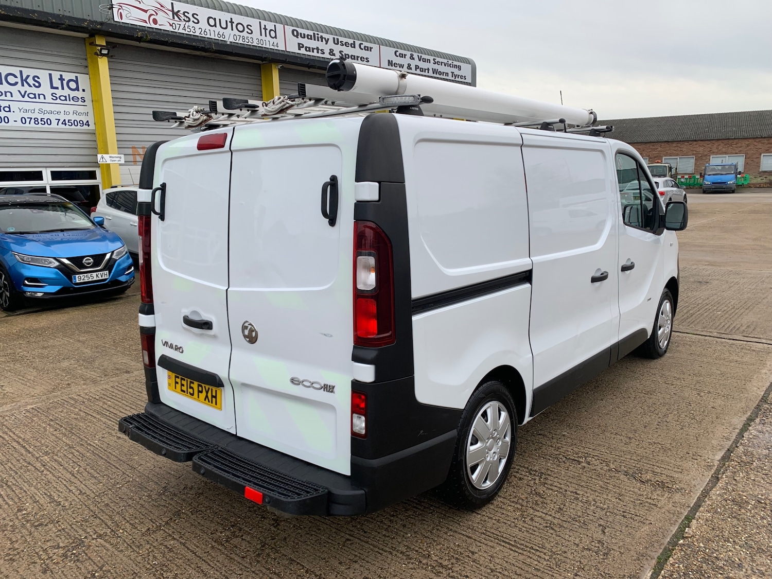Used Vauxhall Vivaro 2015 for sale - 76858735: Photo 2