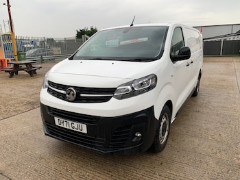 Vauxhall Vivaro feature image