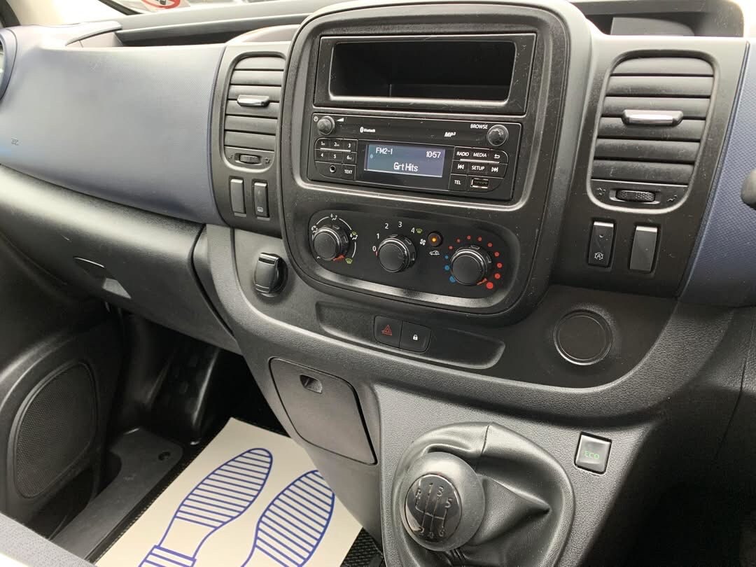 Used Vauxhall Vivaro 2017 for sale - 77148957: Photo 13