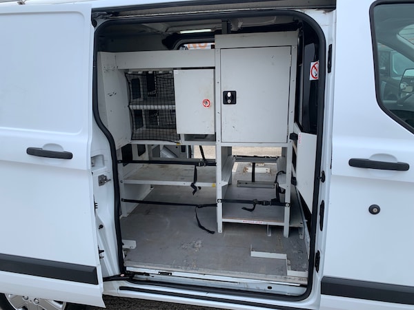 Used Ford Transit Custom 2015 for sale - 76218529: Photo 9
