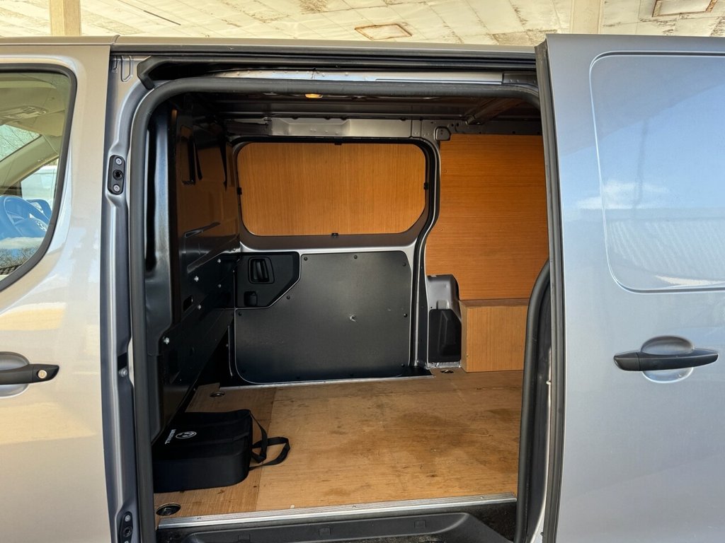 Used Vauxhall Vivaro 2022 for sale - 77890875: Photo 10