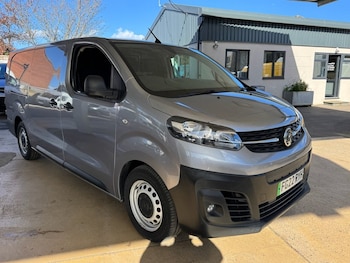 Vauxhall Vivaro feature image