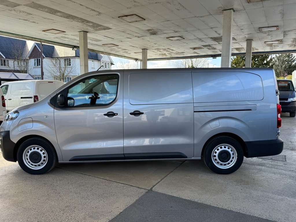 Used Vauxhall Vivaro 2022 for sale - 77890875: Photo 4