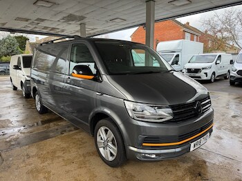 Used Volkswagen Transporter 2018 for sale - 76558504: Photo