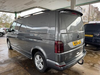 Used Volkswagen Transporter 2018 for sale - 76558504: Photo