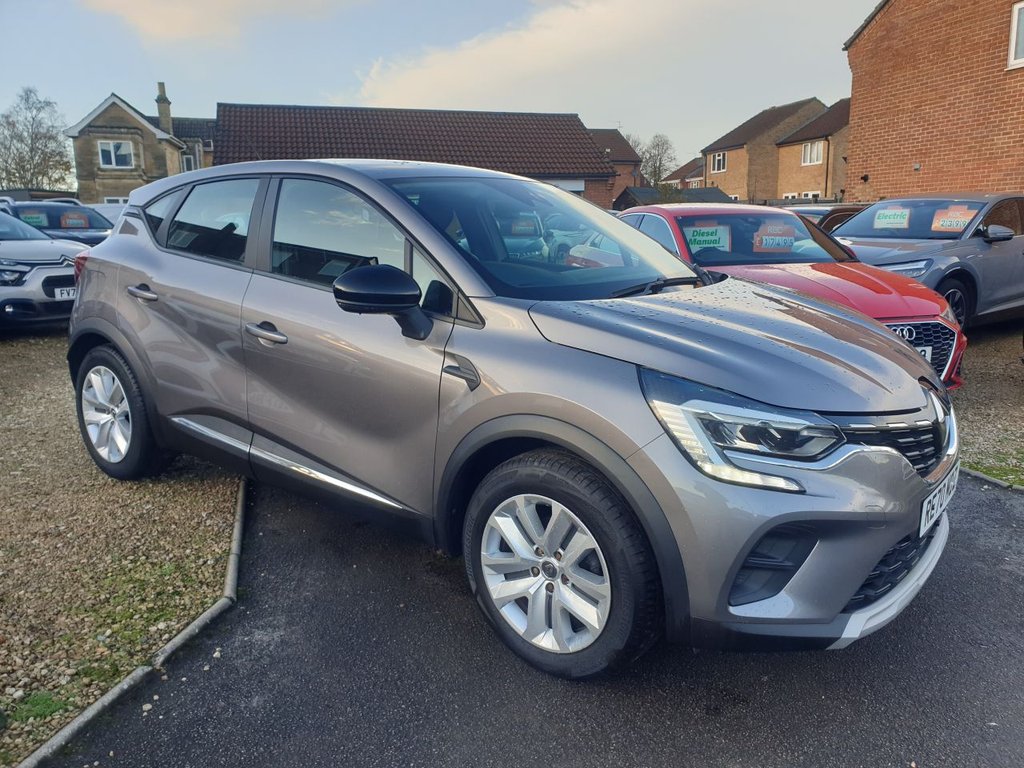 Used Renault Captur 2020 for sale - 76820429: Photo 1
