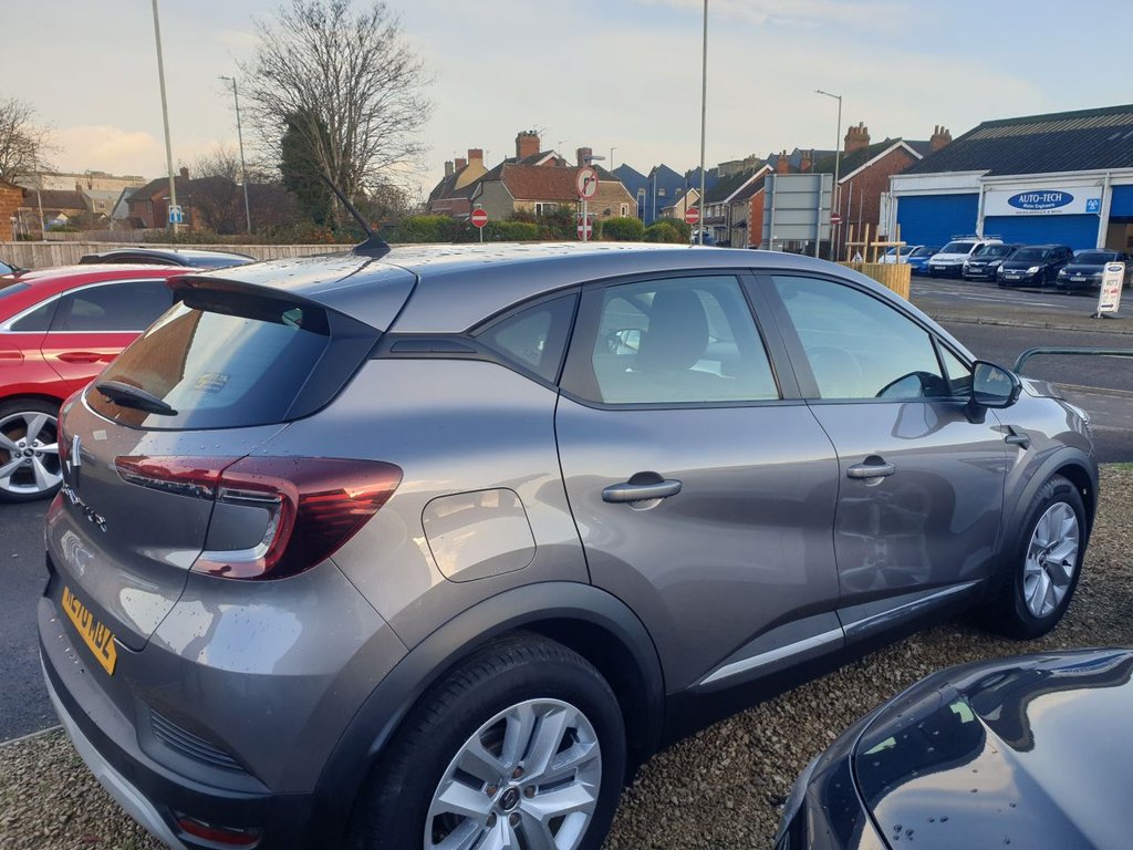 Used Renault Captur 2020 for sale - 76820429: Photo 10