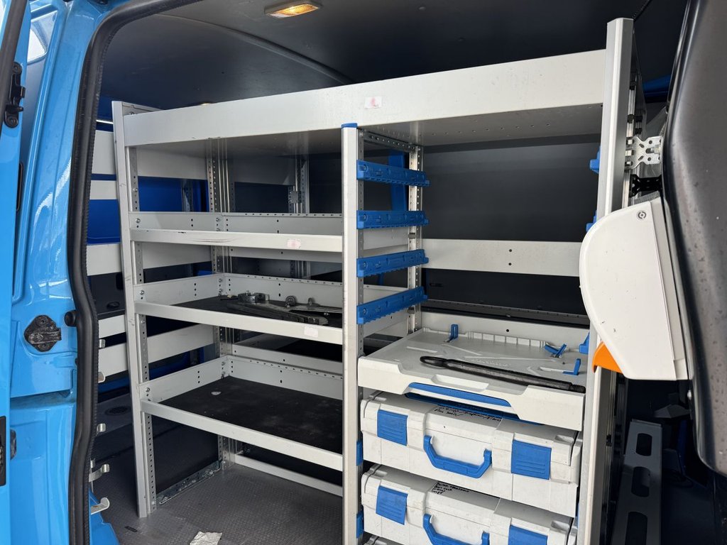 Used Volkswagen Transporter 2017 for sale - 77821112: Photo 10