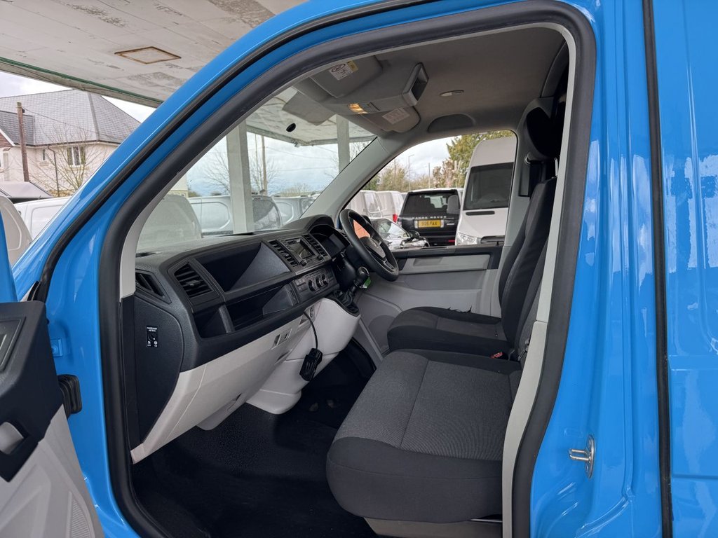 Used Volkswagen Transporter 2017 for sale - 77821112: Photo 15