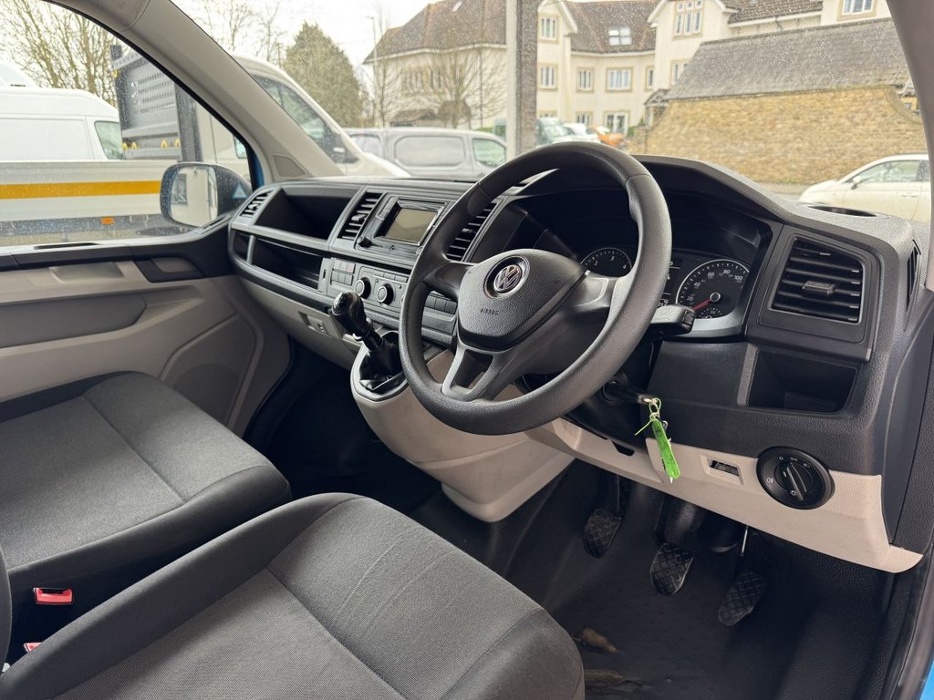 Used Volkswagen Transporter 2017 for sale - 77821112: Photo 17