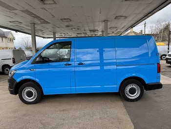 Used Volkswagen Transporter 2017 for sale - 77821112: Photo