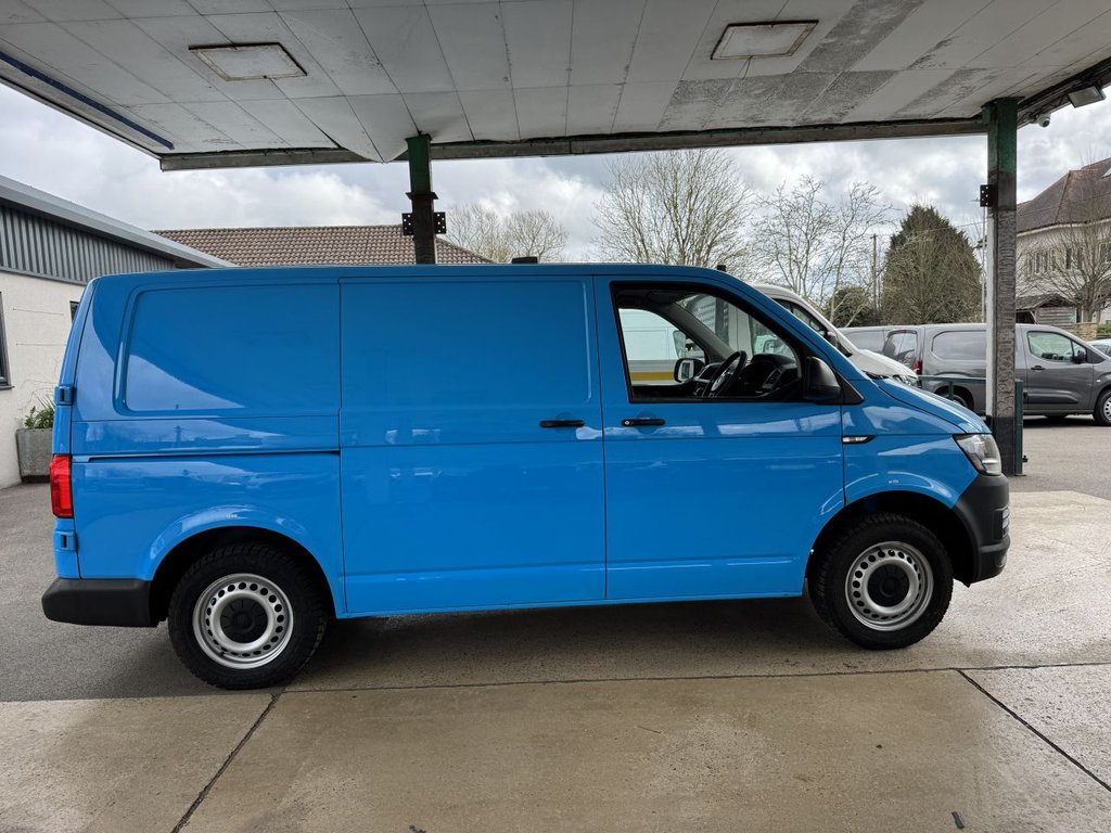 Used Volkswagen Transporter 2017 for sale - 77821112: Photo 8