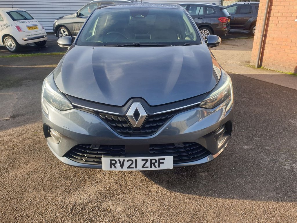 Used Renault Clio 2021 for sale - 76937461: Photo 2