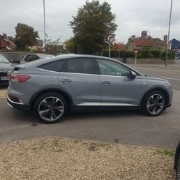 Used Audi Q4 e-tron 2022 for sale - 76241410: Photo 7