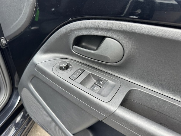 Used Volkswagen up! 2023 for sale - 75727667: Photo 17