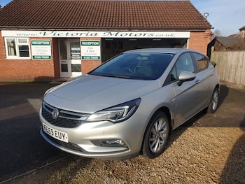 2019 (69) - 1.6 CDTi 16V 136 Tech Line Nav 5dr Auto