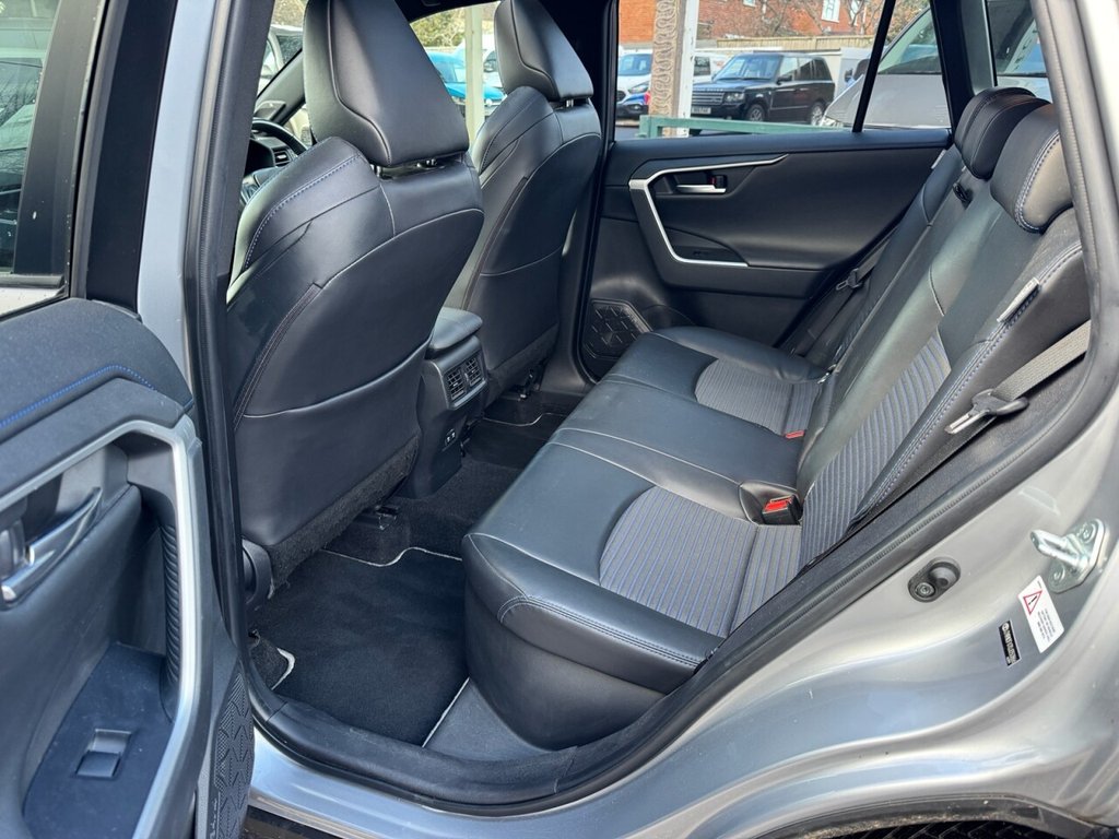 Used Toyota RAV4 2020 for sale - 77171817: Photo 9