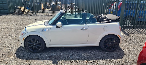 Used MINI Convertible 2010 for sale - 74863946: Photo 10