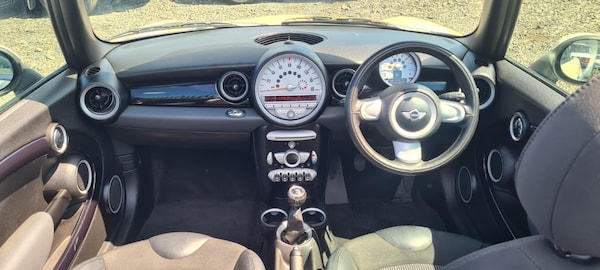Used MINI Convertible 2010 for sale - 74863946: Photo 12