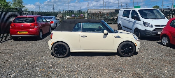 Used MINI Convertible 2010 for sale - 74863946: Photo 5