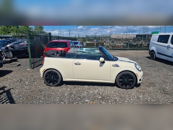 Used MINI Convertible 2010 for sale - 76438213: Photo