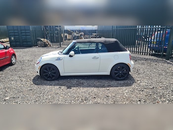 Used MINI Convertible 2010 for sale - 76438213: Photo