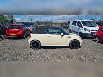 Used MINI Convertible 2010 for sale - 76438213: Photo