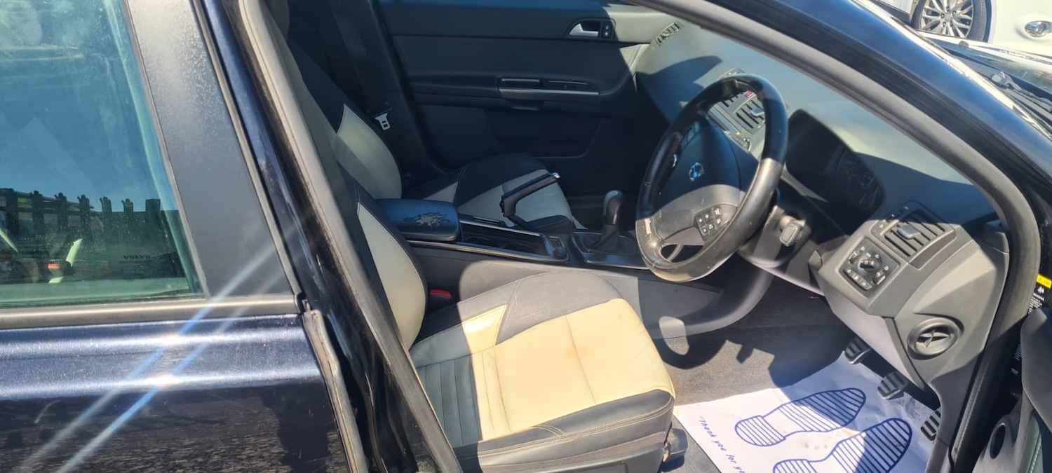 Used Volvo S40 2010 for sale - 76437953: Photo 11