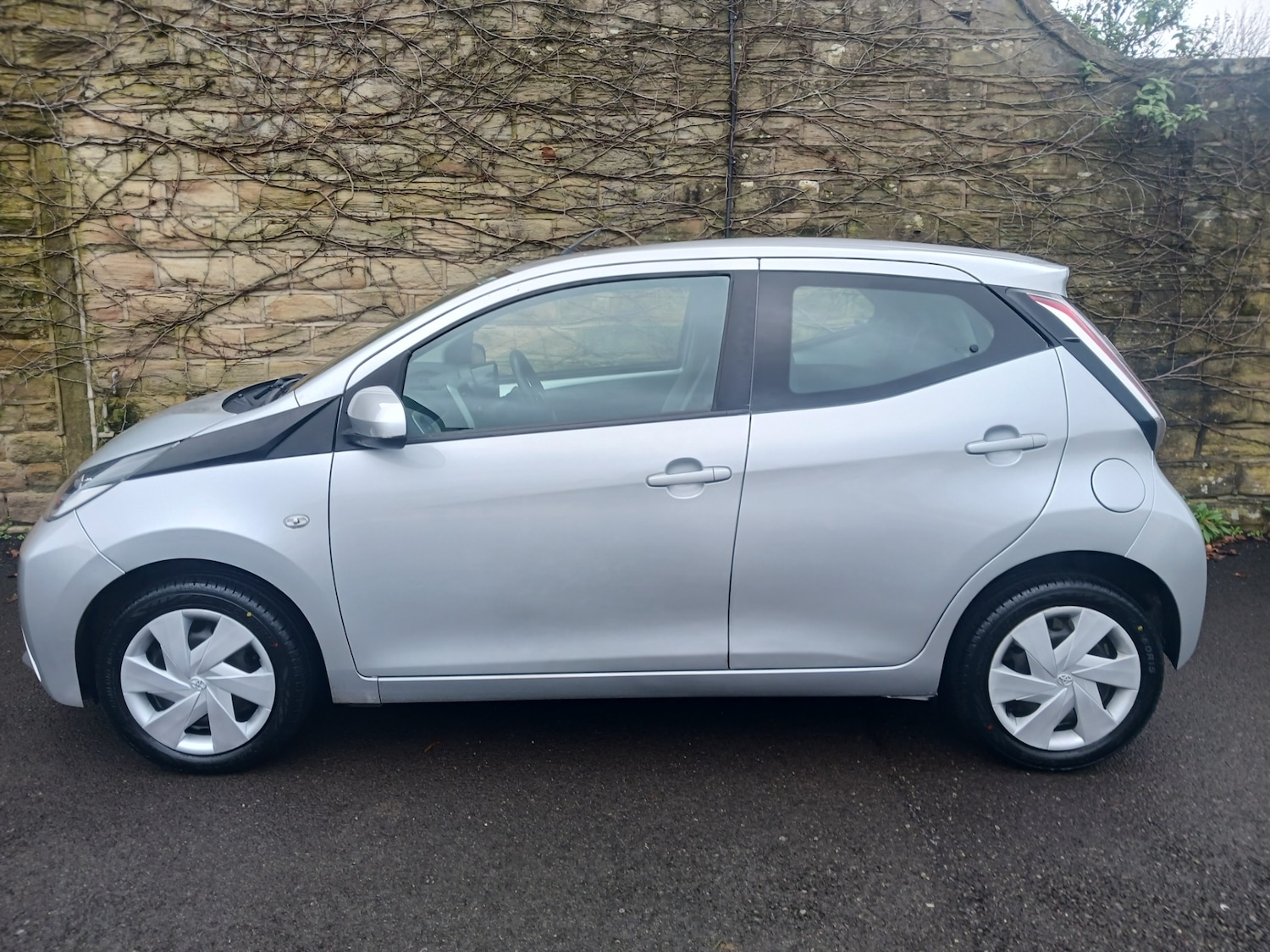Used Toyota AYGO 2015 for sale - 77494955: Photo 11