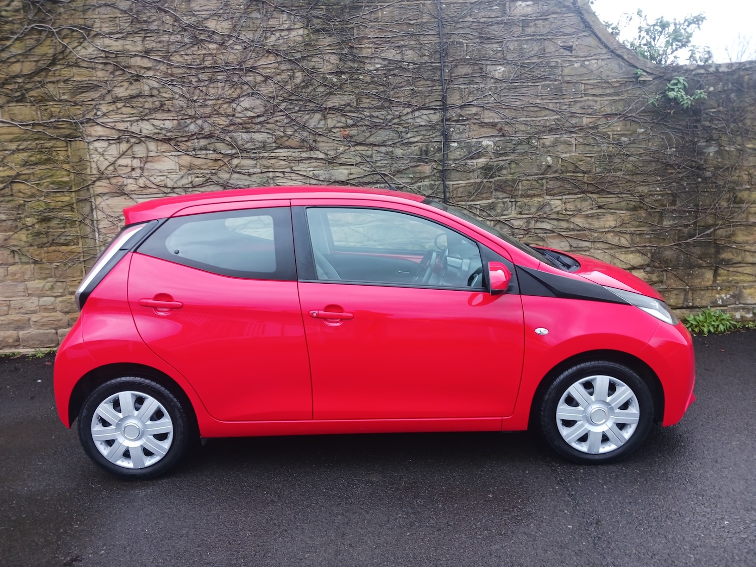 Used Toyota AYGO 2016 for sale - 77368011: Photo 2