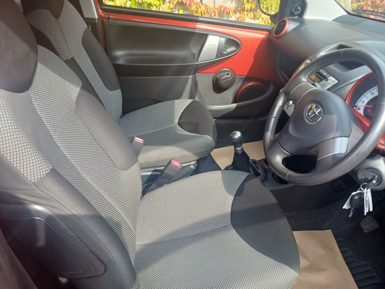 Used Toyota AYGO 2013 for sale - 76921964: Photo 8