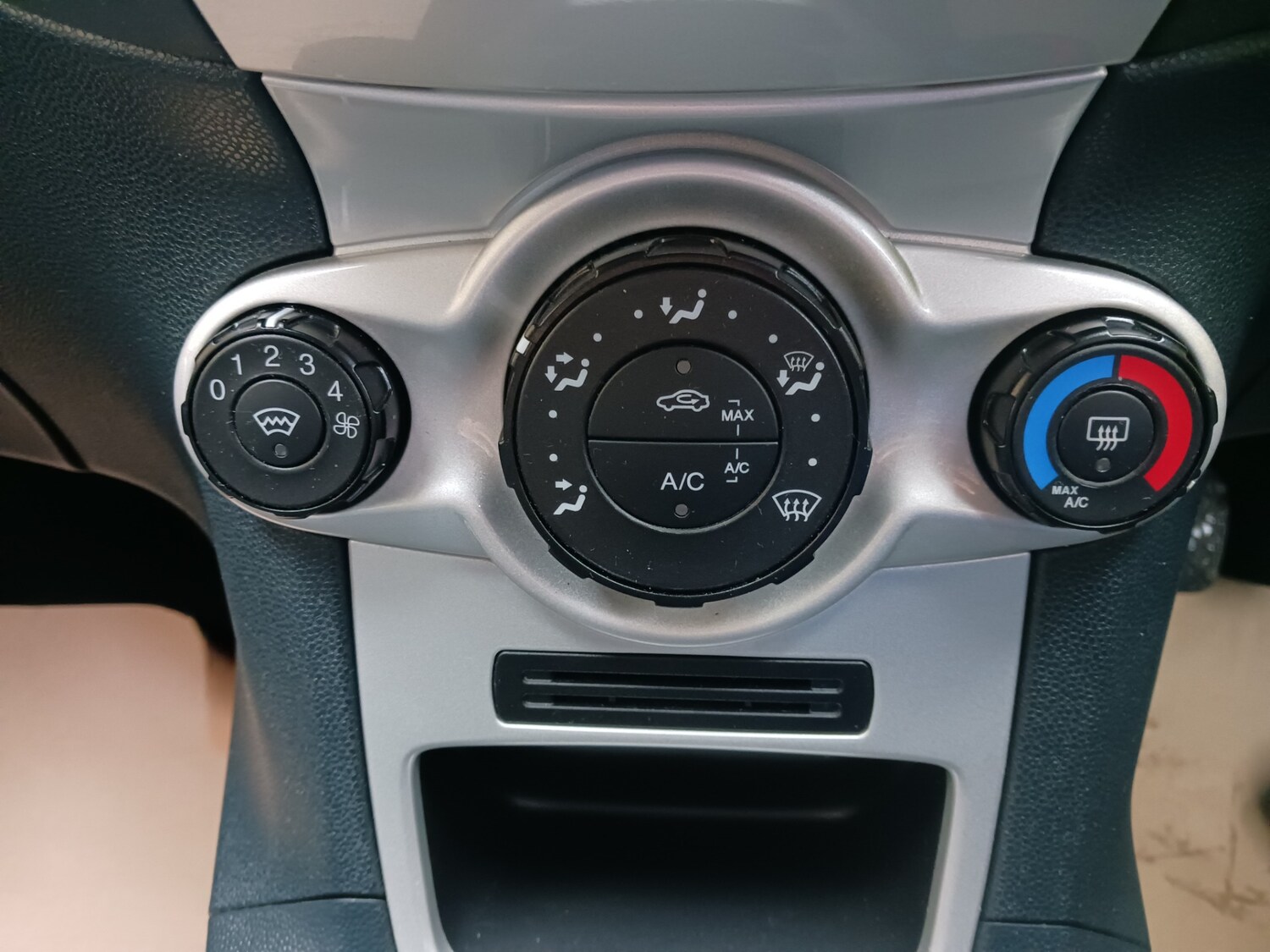 Used Ford Fiesta 2012 for sale - 77520477: Photo 11