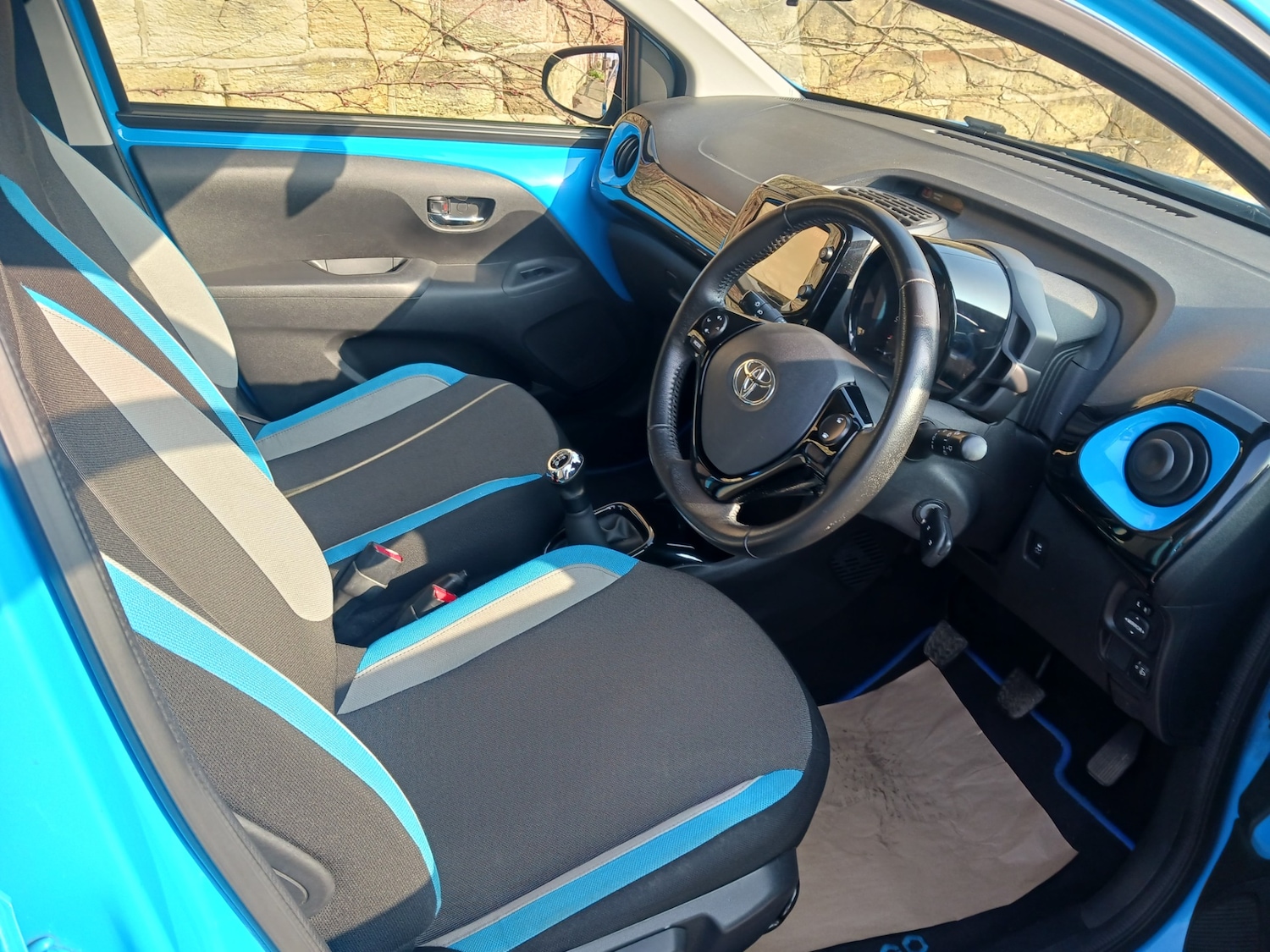 Used Toyota AYGO 2015 for sale - 77988882: Photo 9