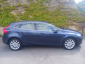 Used Volvo V40 2015 for sale - 79008326: Photo