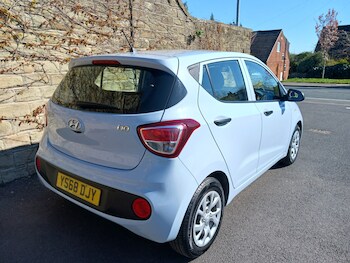 Used Hyundai i10 2018 for sale - 77328995: Photo