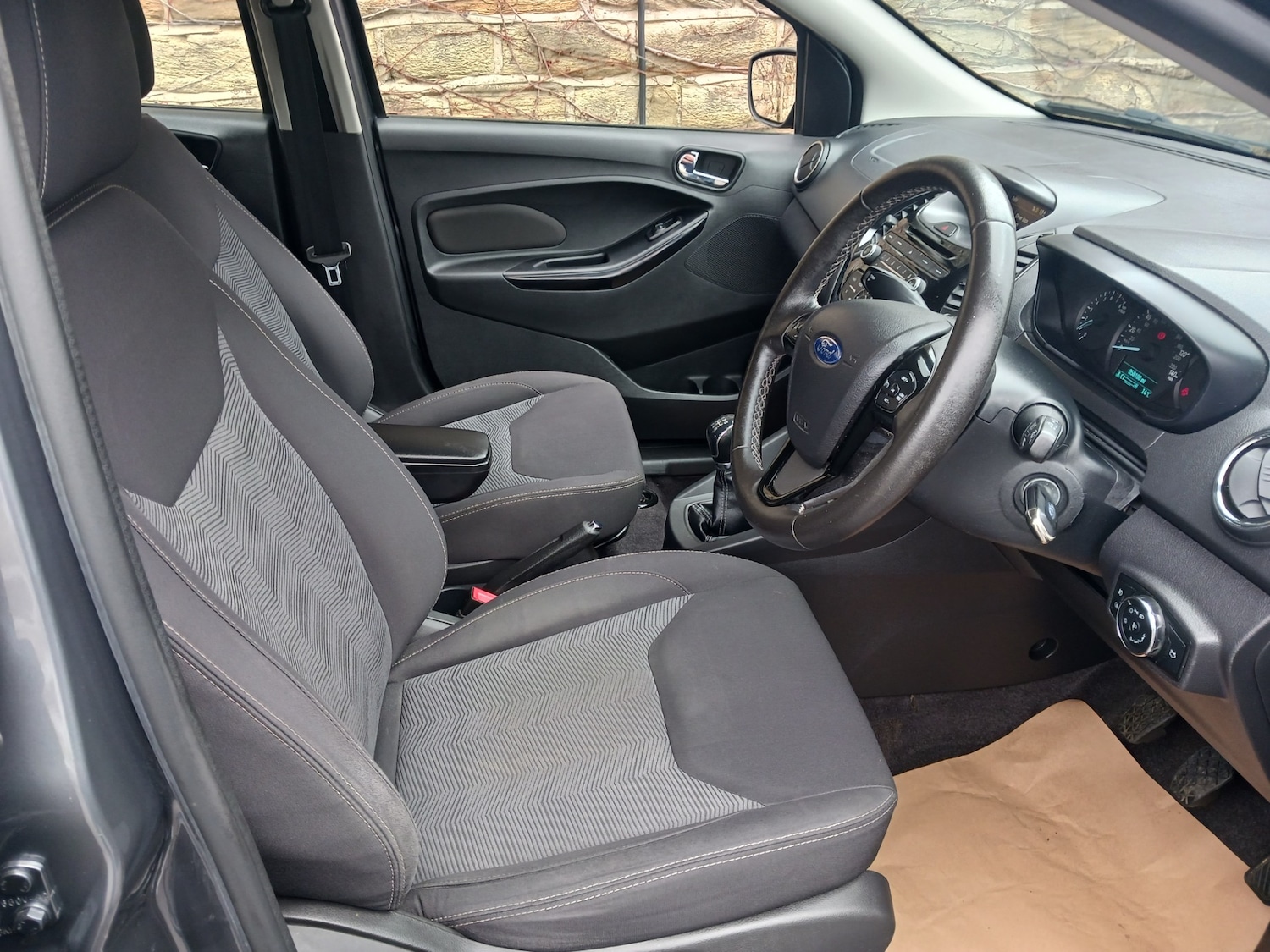 Used Ford Ka+ 2017 for sale - 76234489: Photo 9